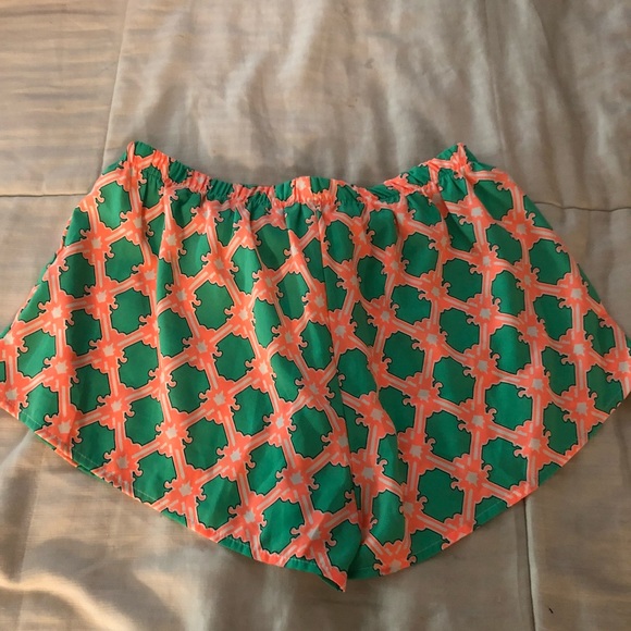 Patterned Shorts - Picture 2 of 4